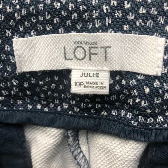 LOFT Ann Taylor Julie Capri Pants Size 10P - Picture 2 of 4